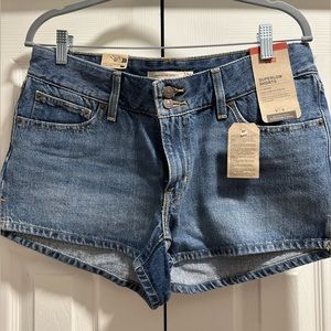 Levi’s Low-Rise Jean shorts